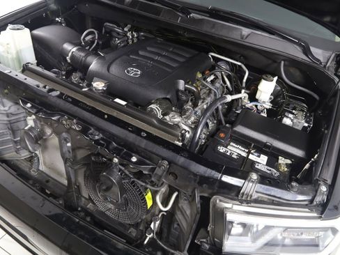 Used 2020 Toyota Sequoia Platinum AWD/4WD image 21