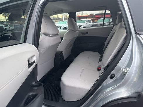 Used 2023 Toyota Corolla Cross LE image 9