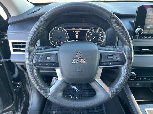 Used 2024 Mitsubishi Outlander ES AWD/4WD image 17