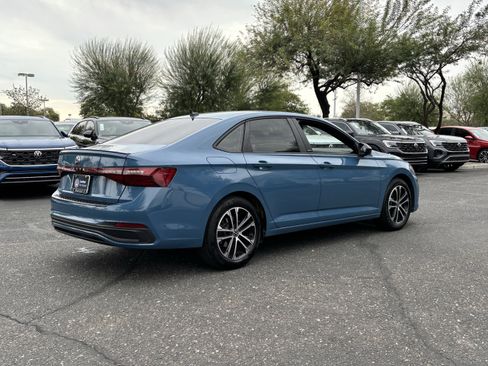 Used 2025 Volkswagen Jetta Sport image 4