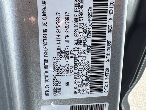 Used 2025 Toyota Tacoma SR5 AWD/4WD image 37