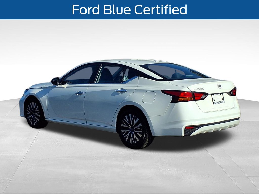 Used 2025 Nissan Altima 2.5 SV FWD image 2