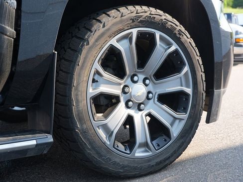 Used 2018 Chevrolet Suburban Premier AWD/4WD image 33