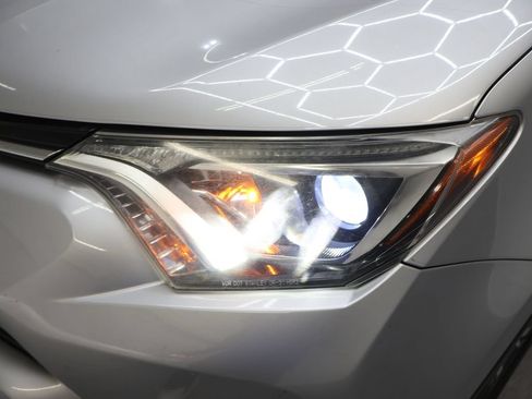 Used 2016 Toyota RAV4 XLE FWD image 30