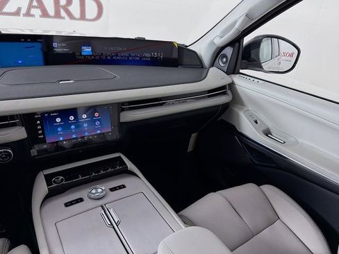 New 2026 Lincoln Navigator Reserve AWD/4WD image 26
