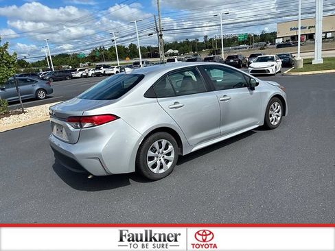 Used 2024 Toyota Corolla LE FWD image 7