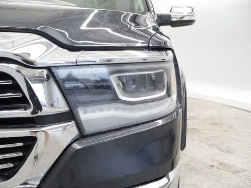 Used 2019 RAM 1500 Laramie AWD/4WD image 10