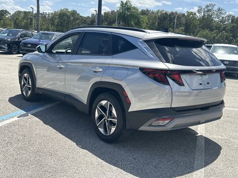 Certified 2025 Hyundai Tucson SEL FWD image 10