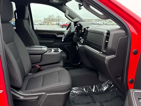 Used 2022 Chevrolet Silverado 1500 LT AWD/4WD image 17