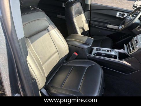 Used 2023 Ford Explorer XLT w/ Equipment Group 202A RWD image 13