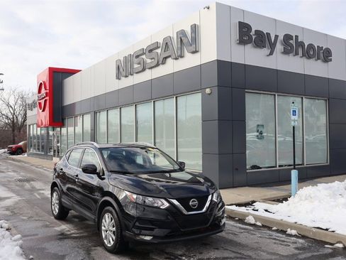 Certified 2021 Nissan Rogue Sport SV image 1