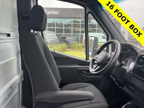 Used 2021 Freightliner Sprinter 3500 image 36