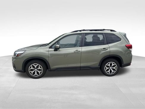 Used 2020 Subaru Forester Premium w/ Popular Package #1 AWD/4WD image 2