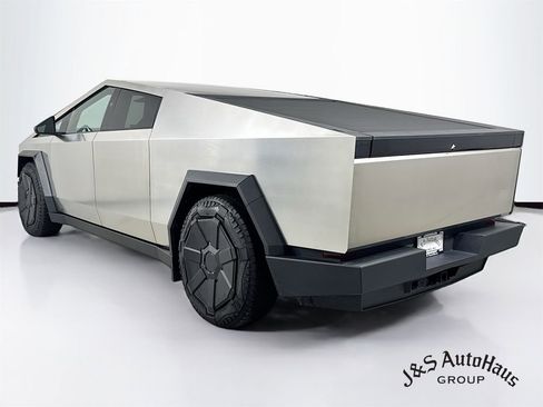 Used 2024 Tesla Cybertruck AWD Crew Cab image 5