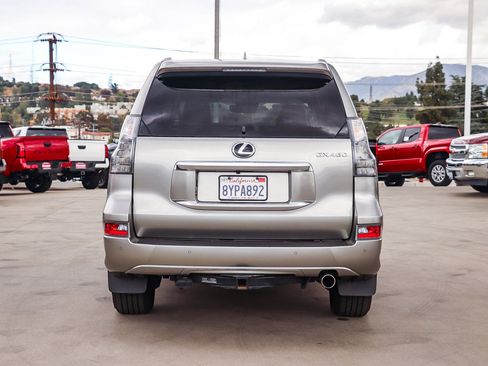 Used 2022 Lexus GX 460 Premium w/ Premium Package AWD/4WD image 6