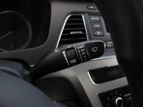 Used 2017 Hyundai Sonata SE image 12