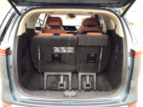 Used 2023 Kia Carnival SX Prestige image 15