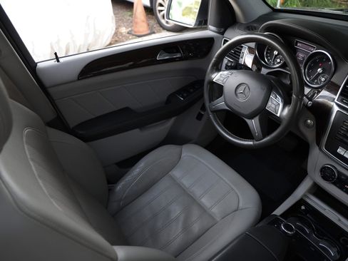 Used 2015 Mercedes-Benz GL 450 4MATIC image 23