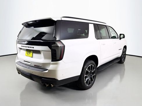Used 2025 Chevrolet Suburban RST w/ Comfort Package AWD/4WD image 6