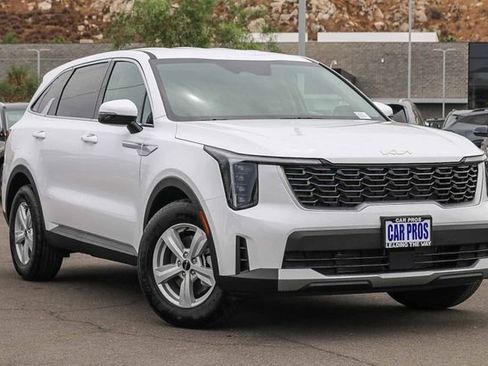 New 2026 Kia Sorento LX image 2