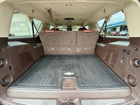 Used 2020 Chevrolet Suburban Premier AWD/4WD image 25
