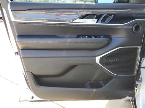 Used 2022 Jeep Wagoneer Series II image 19