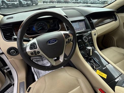 Used 2017 Ford Taurus Limited FWD image 10