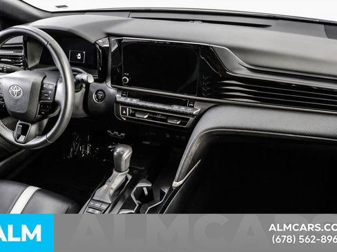 Used 2025 Toyota Camry SE image 21