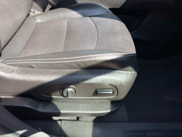 Used 2023 GMC Terrain SLT w/ Elevation Edition FWD image 14