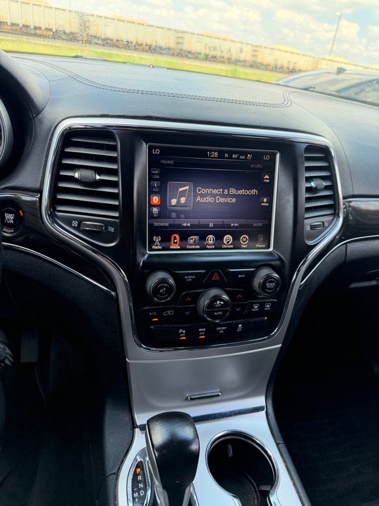 Used 2016 Jeep Grand Cherokee High Altitude AWD/4WD image 15