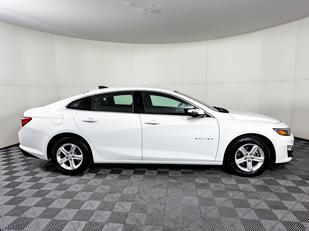 Used 2023 Chevrolet Malibu LS w/ Driver Confidence Package FWD image 9