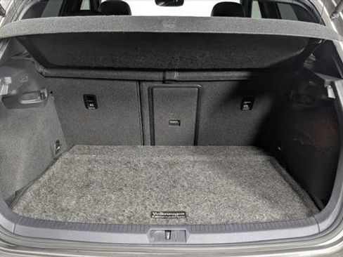 Used 2017 Volkswagen Golf R 4-Door image 17