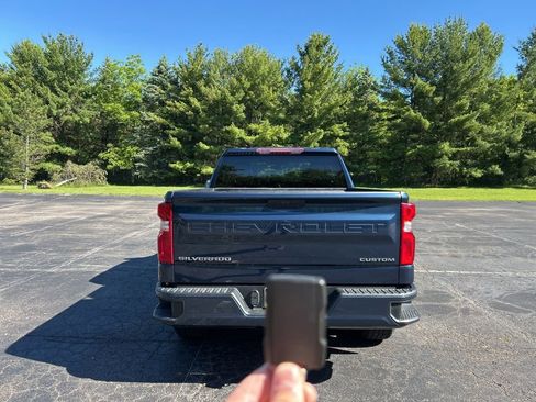 Used 2020 Chevrolet Silverado 1500 Custom w/ Custom Value Package AWD/4WD image 6
