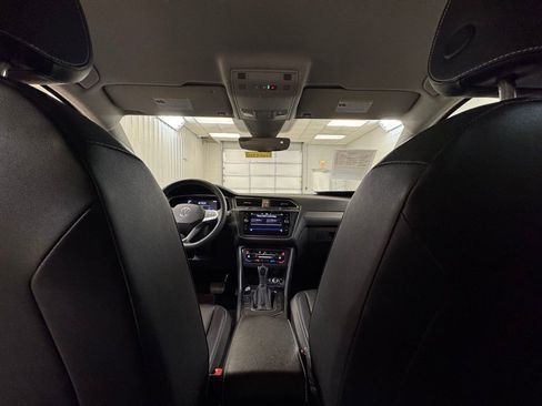 Used 2022 Volkswagen Tiguan SE image 20