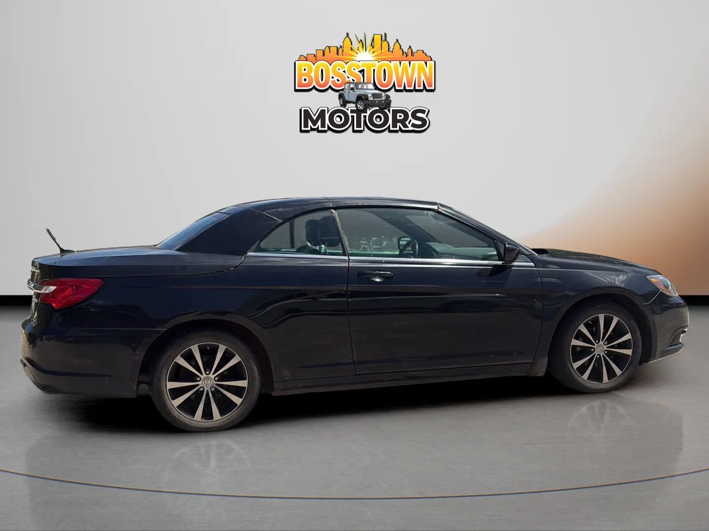 Used 2013 Chrysler 200 S FWD image 8