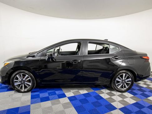 Used 2025 Nissan Versa SV FWD image 9