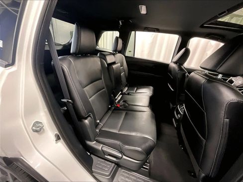 Used 2023 Honda Passport EX-L image 16