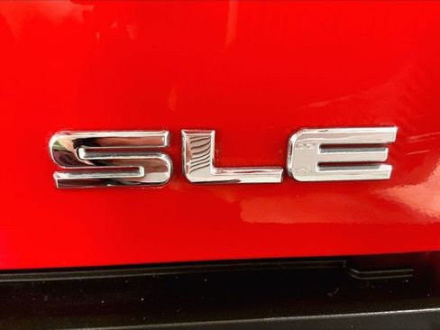 Used 2015 GMC Sierra 1500 SLE w/ SLE Value Package AWD/4WD image 8