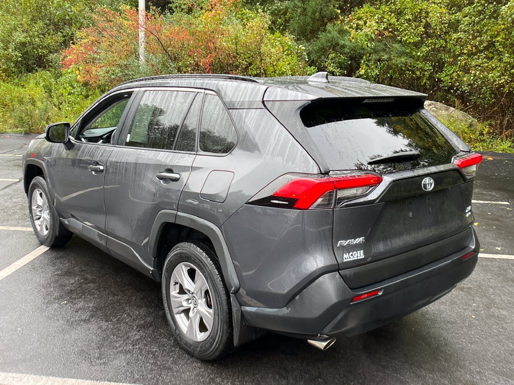 Certified 2022 Toyota RAV4 XLE w/ Convenience Package AWD/4WD image 3