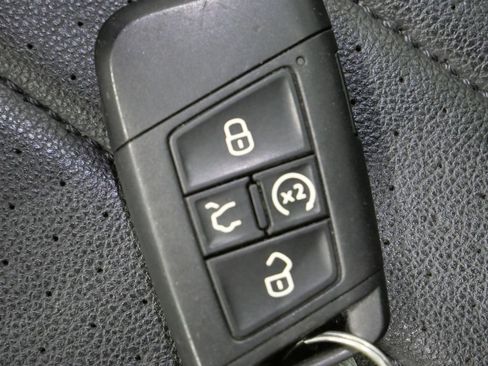 Used 2022 Volkswagen Tiguan SE AWD/4WD image 29