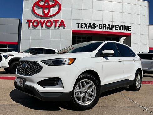 Used 2024 Ford Edge SEL image 2