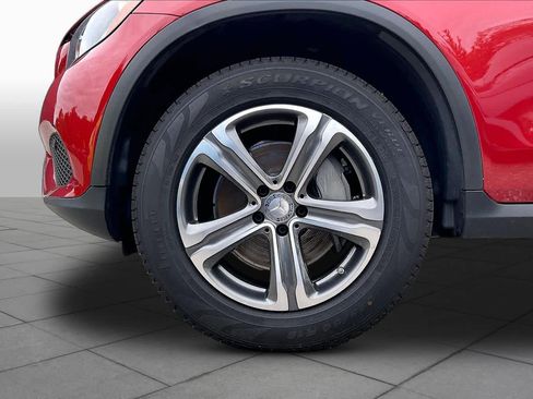 Used 2017 Mercedes-Benz GLC 300 4MATIC image 10