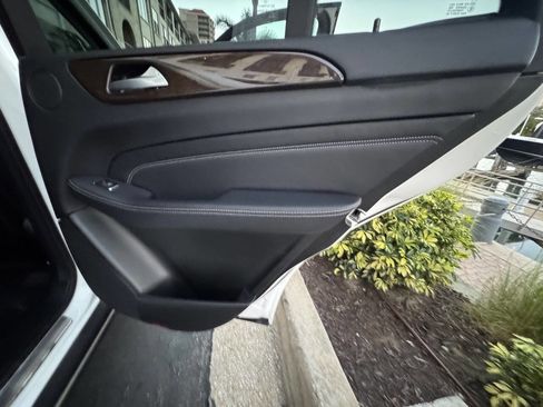 Used 2015 Mercedes-Benz ML 350 4MATIC w/ Premium 1 Package image 29