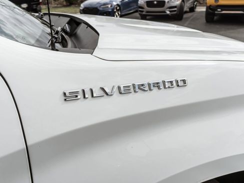 Used 2023 Chevrolet Silverado 1500 Custom image 4