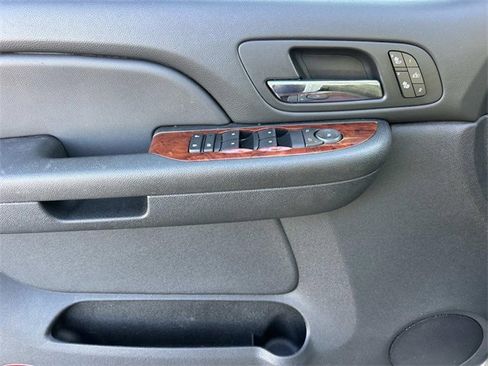 Used 2009 GMC Sierra 3500 SLT w/ SLT Convenience Package image 28