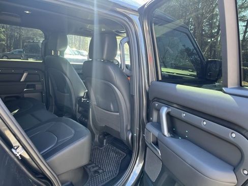 Certified 2024 Land Rover Defender 110 X-Dynamic SE image 12