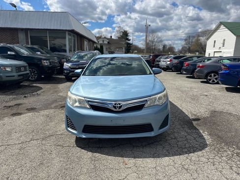 Used 2013 Toyota Camry LE image 2
