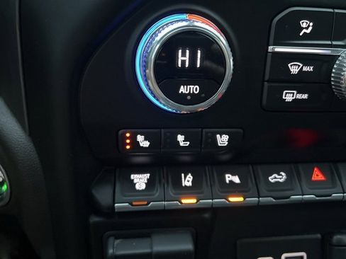 Used 2023 GMC Sierra 2500 Denali w/ Denali Ultimate Package image 29