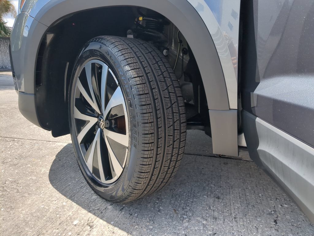 Certified 2022 Volkswagen Taos SE FWD image 33