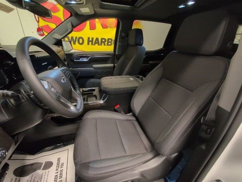 New 2026 Chevrolet Silverado 1500 RST w/ Dark Appearance Package image 14